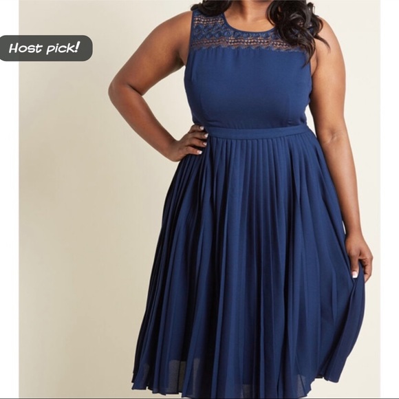 Modcloth Dresses & Skirts - ModCloth Refreshingly Fetching navy dress